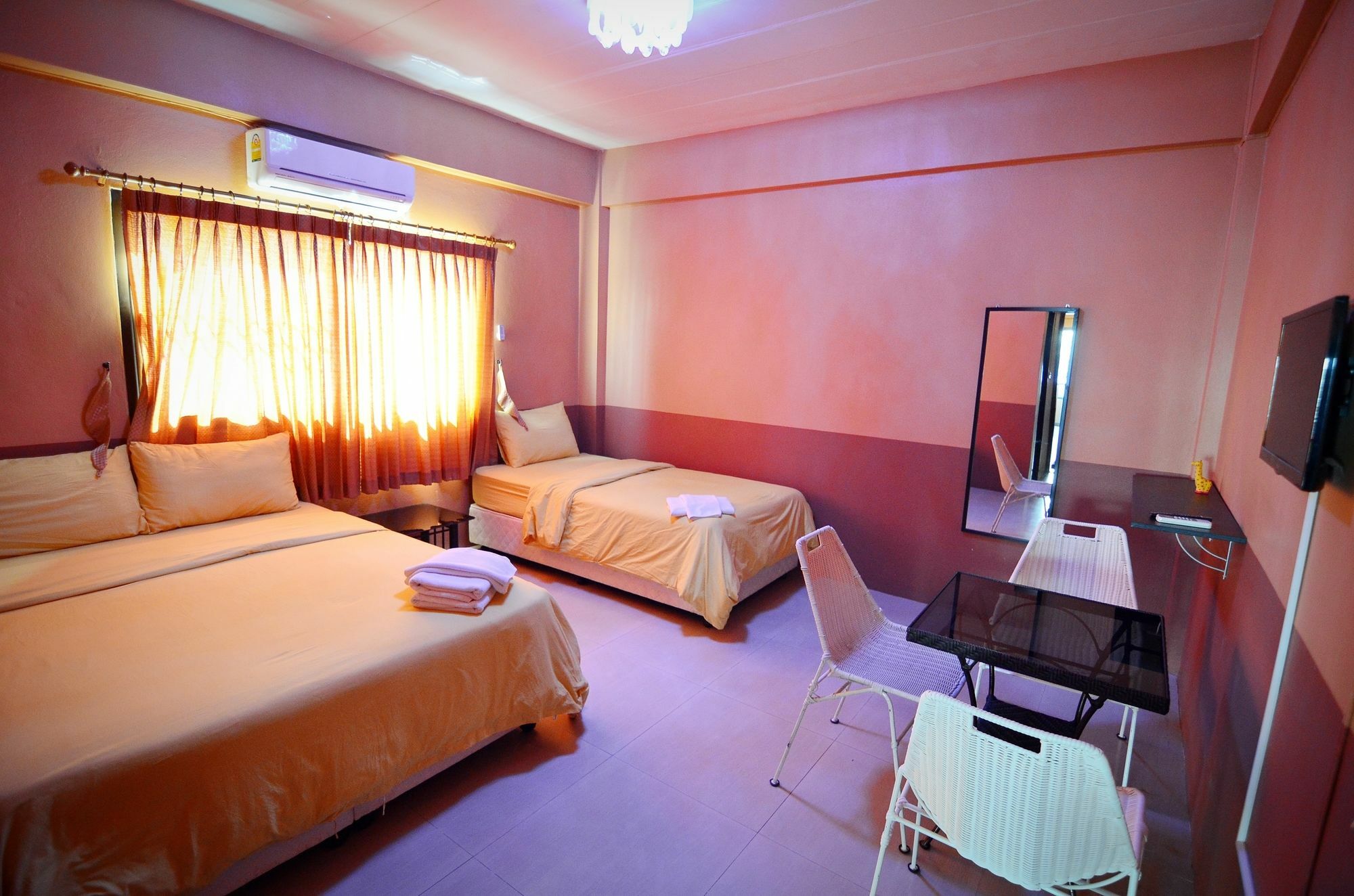 Hotel The Famous House - Jomtien Zewnętrze zdjęcie